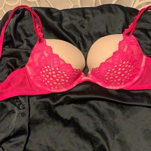 Victoria’s Secret bra very sexy push up bra